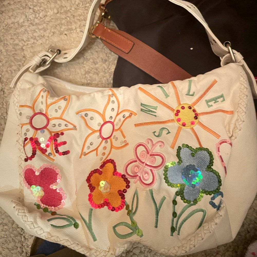 Pretty Flower Detailing Shoulder Bag